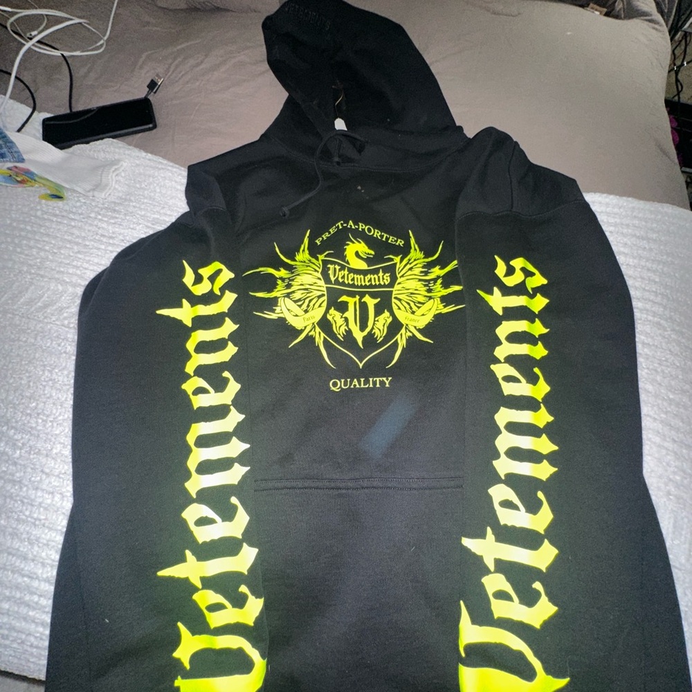 Vetements Black and Yellow Graphic Sweater